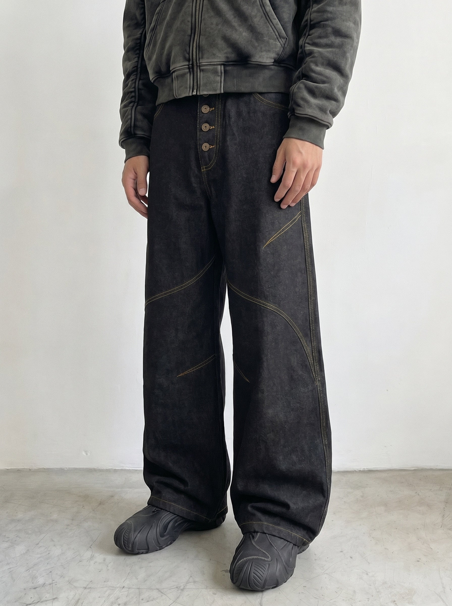 5-button fly curve stitch jean