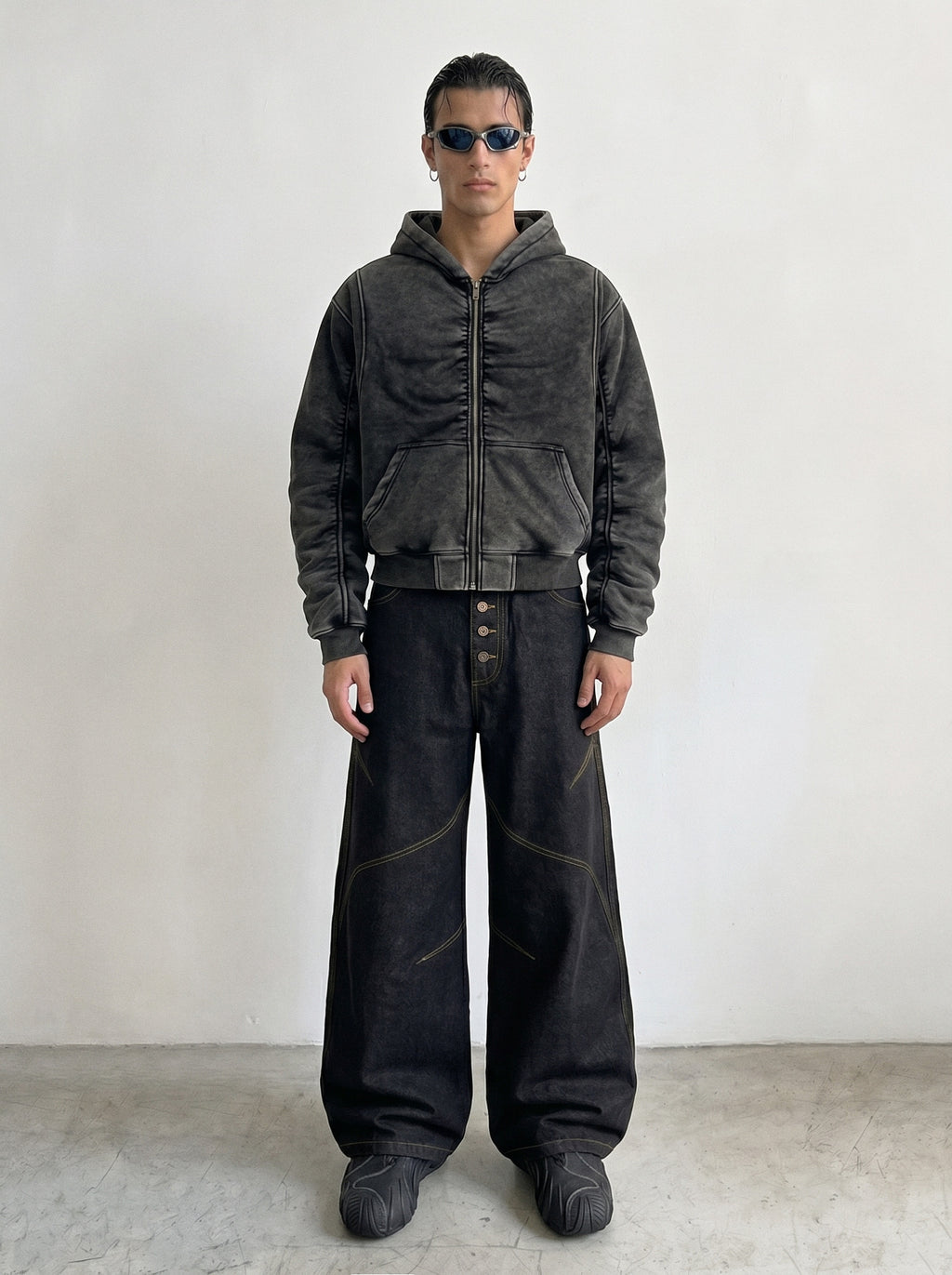 5-button fly curve stitch jean