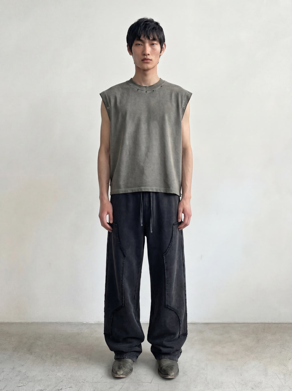 Raw Edge Cargo Panel Wide-Leg Sweatpant