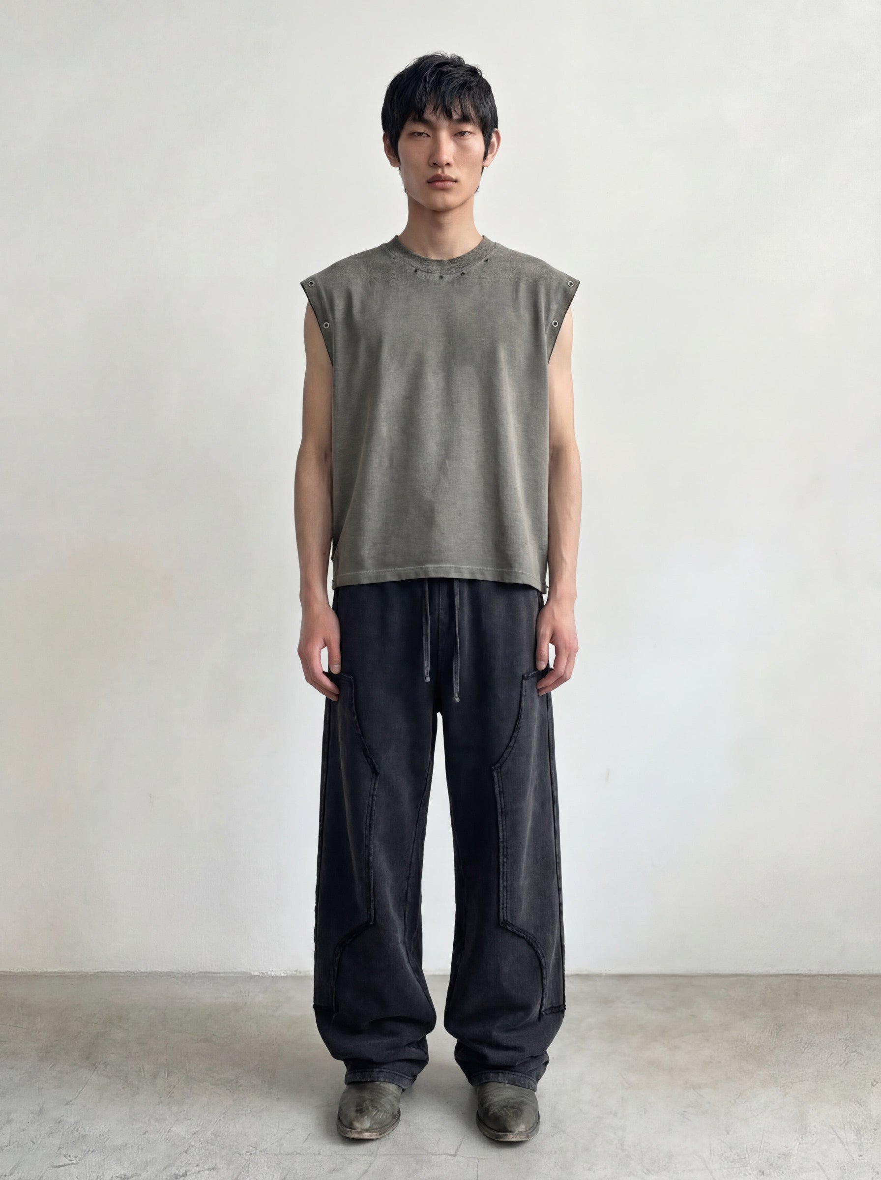 Raw Edge Cargo Panel Wide-Leg Sweatpant