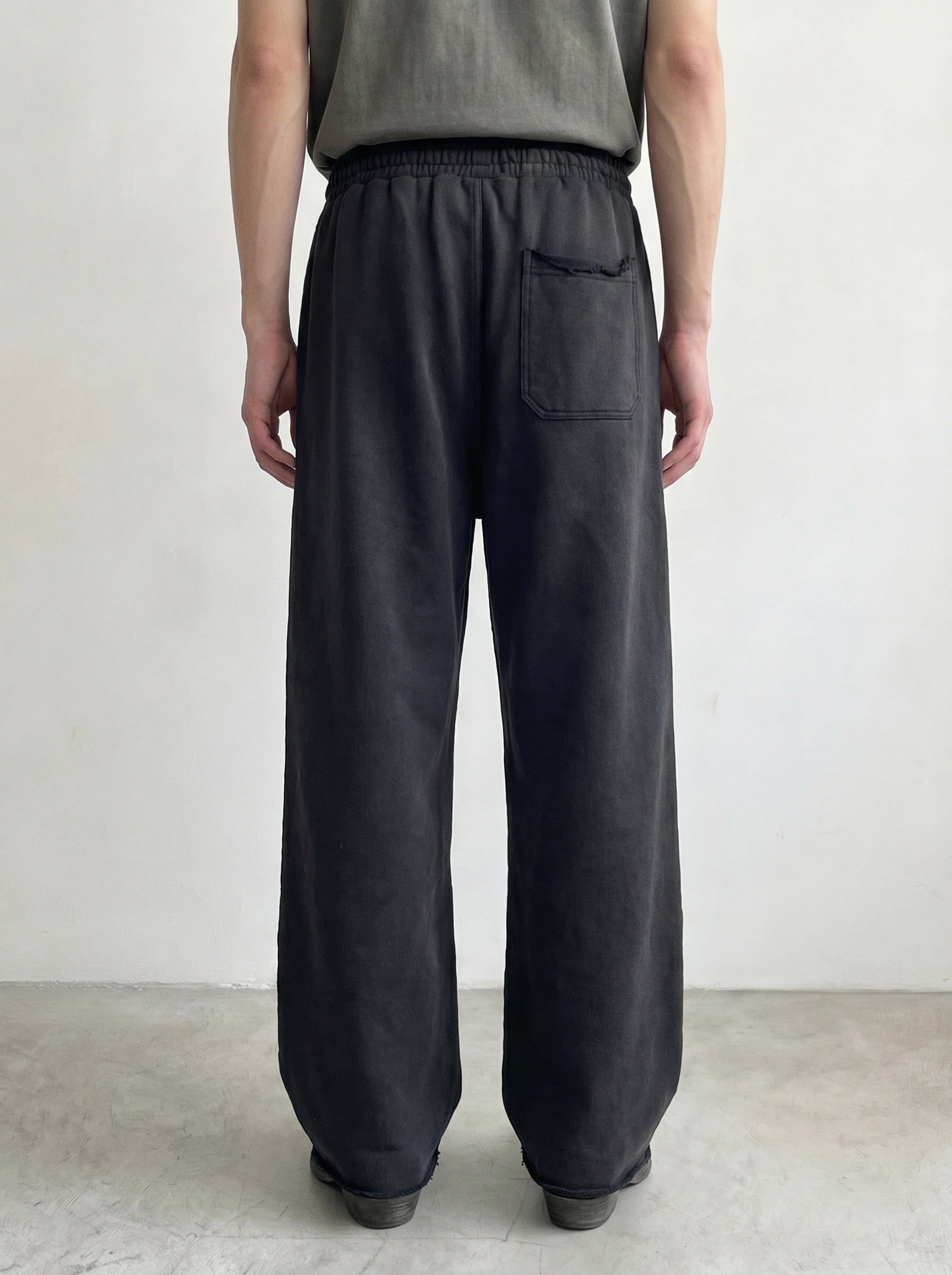 Raw Edge Cargo Panel Wide-Leg Sweatpant