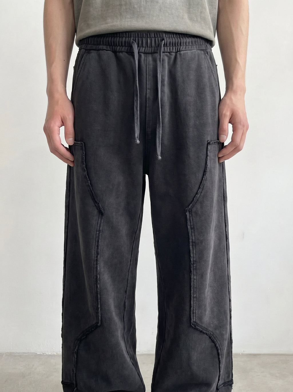 Raw Edge Cargo Panel Wide-Leg Sweatpant
