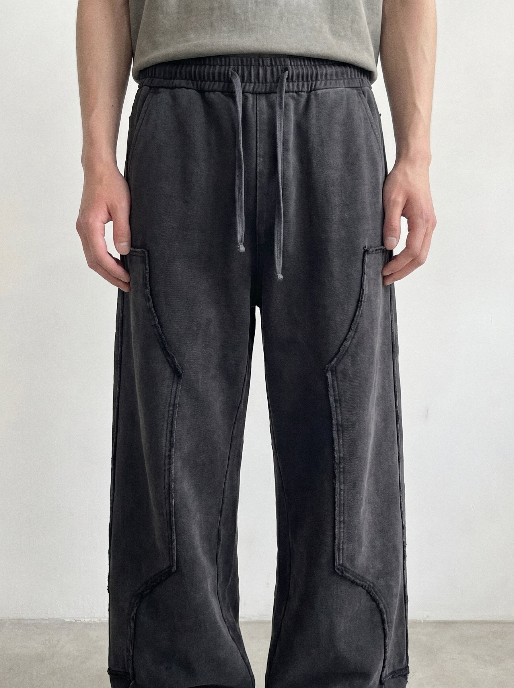 Raw Edge Cargo Panel Wide-Leg Sweatpant